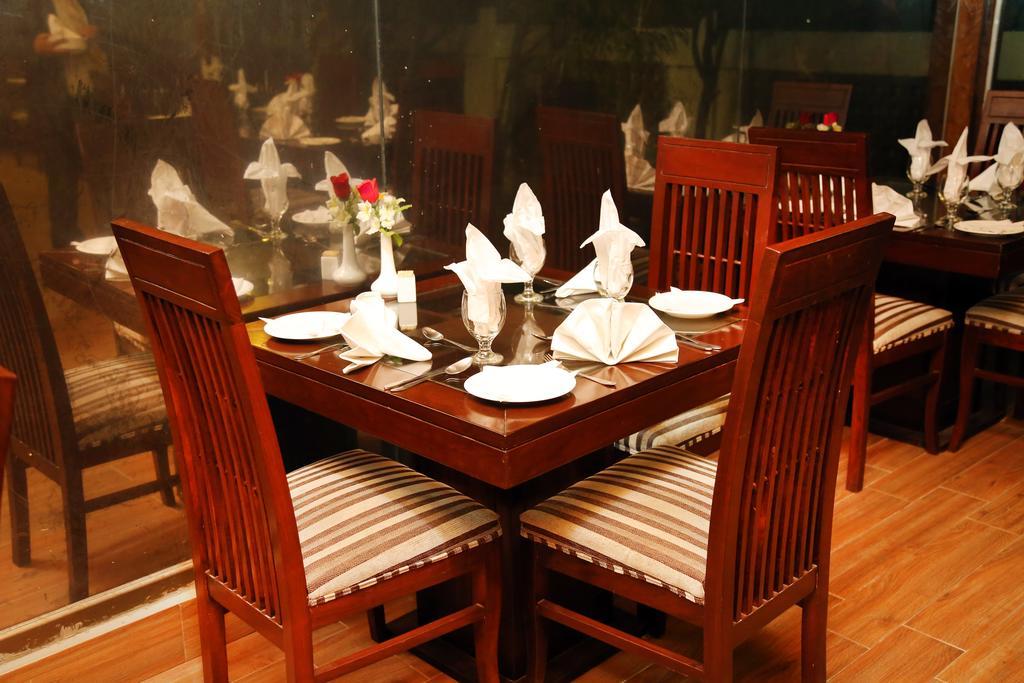 Royal Elegance Hotel Lahore Exteriér fotografie